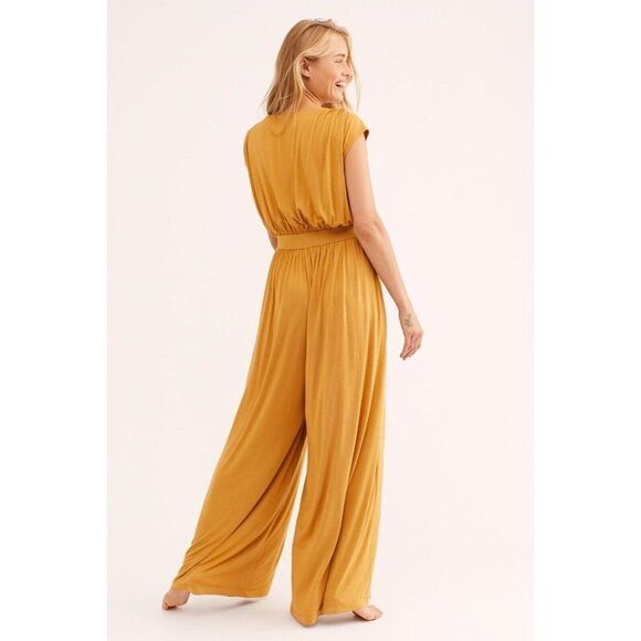 NEW FREE PEOPLE FP BEACH Sz M WIDE LEG NAOMI V JUMPER JUMPSUIT GOLDEN BRONZE - Picture 4 of 4